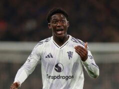 Carrick naznačuje možný návrat Mainoa v súboji Manchester United proti Chelsea Premier League Carrick naznačuje možný návrat Mainoa v súboji Manchester United proti Chelsea Premier League