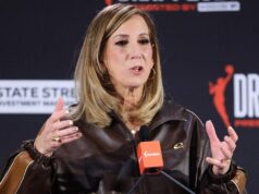 Cathy Engelbert z WNBA hrá rodovú kartu, keď sa jej pýtali na jej budúcnosť na drafte Cathy Engelbert z WNBA hrá rodovú kartu, keď sa jej pýtali na jej budúcnosť na drafte