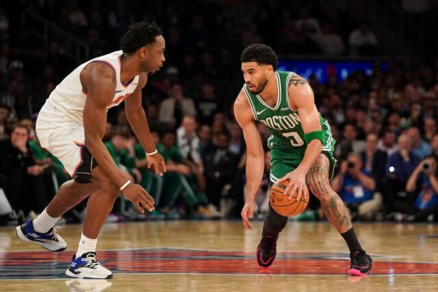 Celtics súperia, aby si zabezpečili druhé miesto v súboji s NBA: Boston Celtics v New York Knicks