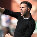 Cesc Fabregas oslavuje víťazstvo na konci zápasu Serie A medzi Como 1907 a Cagliari Calcio na Stadio G. Sinigaglia 10. mája 2025 v Como v Taliansku.