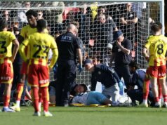 Charlton sa informoval, keď sa Conor Coady ponáhľal do nemocnice po tom, čo upadol do bezvedomia Conor Coady z Charlton Athletic dostáva liečbu