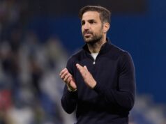 Chelsea dala jasný ďalší manažérsky verdikt Cesca Fabregasa po tom, čo bol odvolaný Liam Rosenior Cesc Fabregas