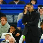 Chelsea z Liama ​​Roseniora podľahla Man United 1:0 a v tabuľke je čoraz väčšia priepasť