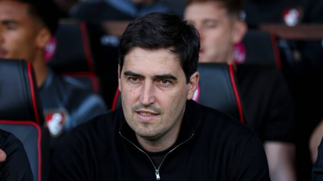 Čas Liama ​​Roseniora v Chelsea vypršal a nechali ho hľadať iného manažéra