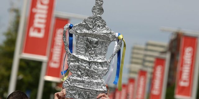 Chelsea vs Leeds – FA Cup NAŽIVO: Callum McFarlane sa vracia do podzemnej garáže, zatiaľ čo krízou zasiahnutí Blues čelia mužom Daniela Farkeho v semifinále FA Cupu
