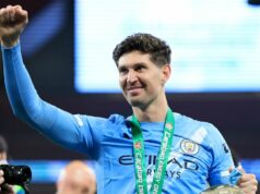 Chelsea vyzvala, aby podpísala hviezdu Manchestru City po tom, čo Liam Rosenior naznačil kľúčovú zmenu prestupu Liam Rosenior