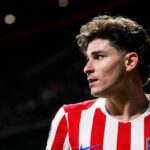 Julian Alvarez sa pozerá