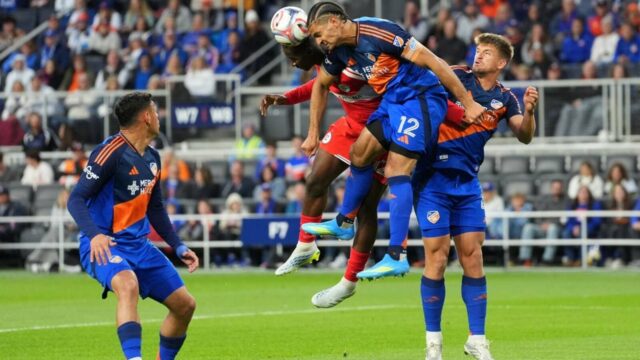 Cincinnati sa zhromaždilo neskoro, aby si vynútilo rušnú remízu vs. oheň
