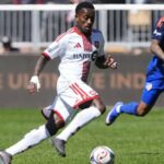 Cincinnati skóruje neskoro a remizuje Toronto