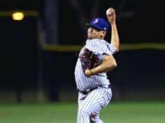 Číslo 2 St. John Bosco porazí číslo 1 Orange Lutheran v dueli nadhadzovačov Číslo 2 St. John Bosco porazí číslo 1 Orange Lutheran v dueli nadhadzovačov