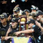 Čitatelia LA Times oslavujú zisk ženského basketbalového titulu UCLA