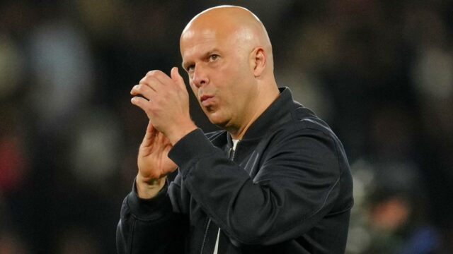 Cítim úplnú podporu: Arne Slot hovorí, že má podporu od šéfov Liverpoolu napriek forme Premier League
