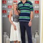 Predtým, ako v roku 2023 stretla svojho hviezdneho priateľa z AFL Darcyho Moorea, strávila Dee Salmin dva roky tým, že sa rozhodla pre randenie, sex a „všetko, čo má spoločné s mužmi – známe tiež ako „chlapec triezvy“.