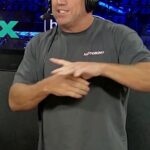 Skvelý Bryan Fletcher z NRL je zobrazený, ako sa počas časti svojho rozhlasového programu priznal, že je „mort dabber“.