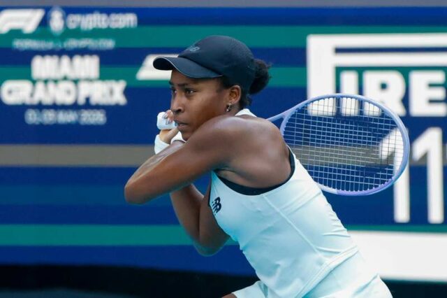 Miami Open Uvádza Itau 2026 – 27. marca Miami, Florida – 27. marca: hrajte, reagujte a oslavujte počas finálového zápasu ženskej dvojhry medzi Arynou Sabalenkovou a Coco Gauff z USA v deň 12 Miami Open na Hard Rock Stadium 27. marca 2026 v Miami na Floride, Spojené štáty americké. Autorské práva: xLatinxSportxImagesx
