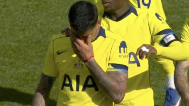 Cristian Romero odchádza z ihriska s plačom, pretože zostupom ohrozený Cristian Romero odchádza z ihriska v slzách