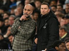 DVOCH hráčov Man City potrebuje toto leto kúpiť, aby sa v budúcej sezóne postavili na všetky štyri fronty a stali sa konzistentnou silou, keď tím Pepa Guardiolu konečne dosiahne svoje obvyklé výšky, píše JACK GAUGHAN Asistent trénera Manchestru City Pep Lijnders (vpravo) zdôraznil prácu, ktorú Pep Guardiola robil na stretnutiach, aby do svojho nového tímu vložil základné princípy klubu.