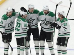 Dallas Stars zakázal fanúšikom za nacistický pozdrav skupiny počas domáceho zápasu NHL Dallas Stars zakázal fanúšikom za nacistický pozdrav skupiny počas domáceho zápasu NHL