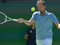 Daniil Medvedev dostal pokutu za rozbitie rakety v historickom rozbití v Monte Carle Download app from appStore