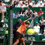 Daniil Medvedev po prehre 6:0 a 6:0 porušil kódex po raketovom hneve