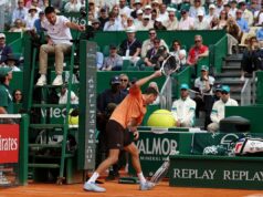 Daniil Medvedev zničil raketu počas mimoriadnej prehry 6:0 6:0 s Matteom Berrettinim Berrettini prvýkrát v kariére vyhral 6-0 6-0 (AFP cez Getty Images)