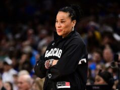 Dawn Staleyová odvracia drámu Auriemma, aby sa sústredila na titul UCLA Dawn Staleyová odvracia drámu Auriemma, aby sa sústredila na titul UCLA