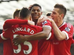 Debutoval som v Man Utd proti Arsenalu, ale teraz pracujem ako cestovný agent. James Weir hrá za Manchester United