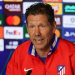 Argentínsky tréner Atlética Madrid Diego Simeone sa zúčastňuje na tlačovej konferencii v predvečer ich semifinálového prvého zápasu futbalovej Ligy majstrov UEFA proti Arsenalu na štadióne Metropolitano v Madride 28. apríla 2026. (Foto: Pierre-Philippe MARCOU/AFP cez Getty Images)