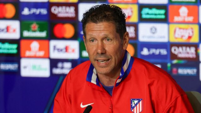 Argentínsky tréner Atlética Madrid Diego Simeone sa zúčastňuje na tlačovej konferencii v predvečer ich semifinálového prvého zápasu futbalovej Ligy majstrov UEFA proti Arsenalu na štadióne Metropolitano v Madride 28. apríla 2026. (Foto: Pierre-Philippe MARCOU/AFP cez Getty Images)