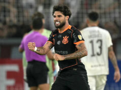 Diniz’s Libertadores sa klania, Corinthians víťazí v Argentíne Download app from appStore
