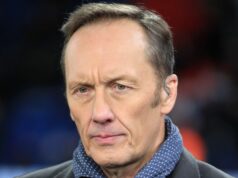 Dixon kritizoval Palmera za „zabrzdenie“ v japonskej prehre, keďže duo Three Lions „neurobilo dosť“ Dixon kritizoval Palmera za „zabrzdenie“ v japonskej prehre, keďže duo Three Lions „neurobilo dosť“