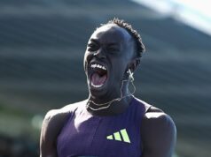 Dna Dna sa zapísala do histórie, pretože vyhral národný titul v absolútne ÚŽASNOM rekordnom čase Gout Gout oslavuje po prekonaní austrálskeho rekordu časom 19,67 sekundy, keď v nedeľu v Sydney vyhral národný titul na 200 m.