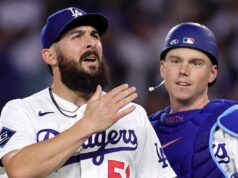 Dodgers Relief Alex Vesia zarába šetriť so zdravotníkmi na tribúnach Dodgers Relief Alex Vesia zarába šetriť so zdravotníkmi na tribúnach