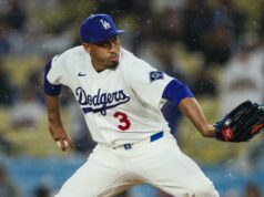 Dodgers priblížil Edwina Díaza na zoznam zranených, spomína si Jake Eder Dodgers priblížil Edwina Díaza na zoznam zranených, spomína si Jake Eder