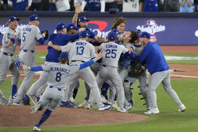 Dodgers sa vracajú na scénu triumfu vo Svetovej sérii, zatiaľ MLB: World Series-Los Angeles Dodgers v Toronto Blue Jays