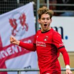 Dom Ballard oslavuje po strelení gólu pre Leyton Orient