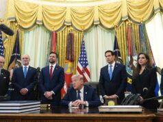 Donald Trump reaguje na to, že Taliansko nahradilo Irán na majstrovstvách sveta, keďže USA vyslali jasný odkaz Donald Trump v oválnej pracovni