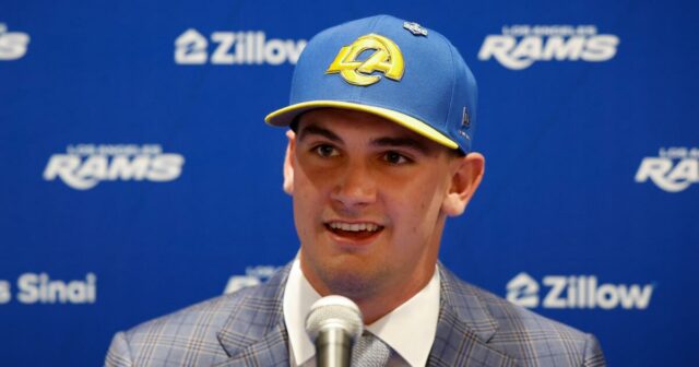 Draftová voľba Rams Ty Simpson má za cieľ odzrkadliť kariéru Matthewa Stafforda
