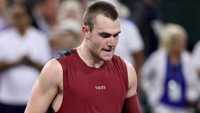 Draper vypadol z French Open so zranením kolena
