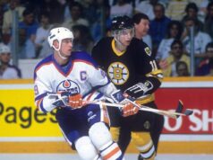 Dres Wayna Gretzkého z roku 1988 pre Stanley Cup láme aukčné rekordy, pretože sa predáva za lákavú cenu Dres, ktorý mal na sebe Wayne Gretzky, keď naposledy vyhral Stanleyho pohár, prekonal rekord