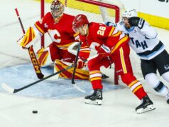 Dustin Wolf, Flames utrpeli porážku s Mammothom, ktorý sa dostal do play-off NHL: Utah Mammoth v Calgary Flames