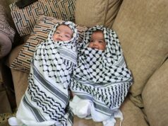 Dvojčatá sa zúčastnili pohrebu svojho otca po útoku izraelských osadníkov | Izraelsko-palestínsky konflikt Dvojčatá sa zúčastnili pohrebu svojho otca po útoku izraelských osadníkov | Izraelsko-palestínsky konflikt