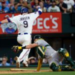 MLB: Atletika v Texas Rangers