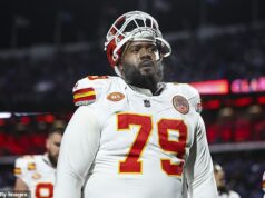 Dvojnásobný víťaz Super Bowlu oznamuje odchod do dôchodku prostredníctvom emocionálneho príspevku na sociálnej sieti Útočný veterán Donovan Smith oficiálne oznámil svoj odchod z NFL