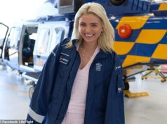 Emocionálne stretnutie austrálskeho plaveckého zlatého dievčaťa Alexy Learyovej s lekármi, ktorí jej zachránili život po nehode na bicykli Alexa Leary (vyššie) mala v júli 2021 život ohrozujúcu nehodu na bicykli, ktorá mala za následok traumatické poranenie mozgu