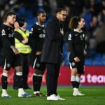 Enzo Fernandez a Moises Caicedo padli po páde Chelsea proti Brightonu & Hove Albion