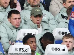 Enzo Fernandez nebude chýbať v kritickom súboji Chelsea proti Man City napriek tomu, že sa spoluhráčom ospravedlňuje za záhadné komentáre z Madridu – Liam Rosenior odmieta ustúpiť od zákazu na dva zápasy Enzo Fernandez zostáva mimo hry pre nedeľný súboj Chelsea s Man City