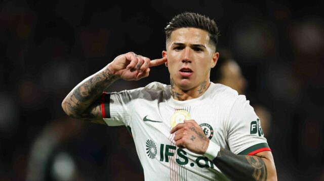 Enzo Fernandez oslavuje