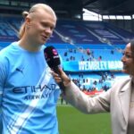 Erling Haaland oslavuje gól Manchestru City proti Liverpoolu