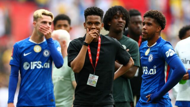 Estevao na plný úväzok po semifinálovom zápase Emirates FA Cup medzi Chelsea a Leeds United. 